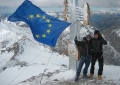 Le drapeau européen flottant sur les plus hauts sommets alpins