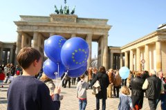 50 de ani pe 25 martie: La mulţi ani, Europa!